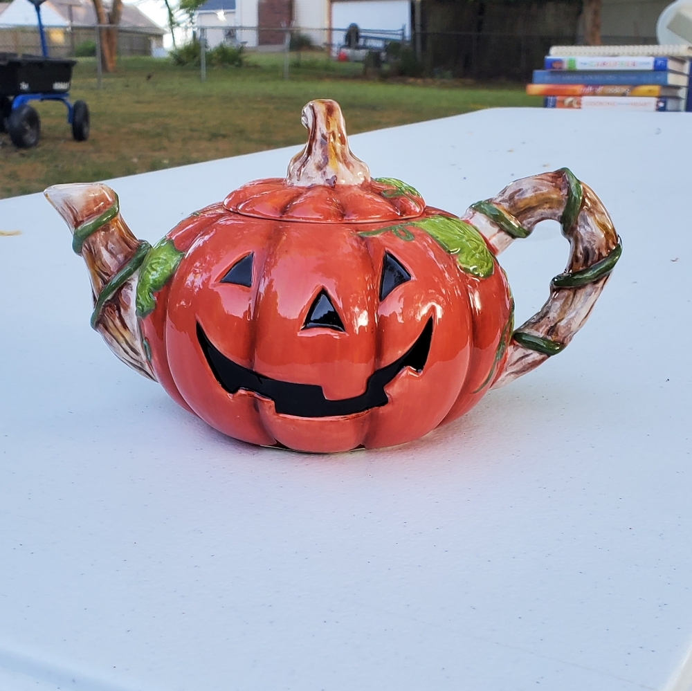 SOLD Holiday, Fall, Halloween Teapot